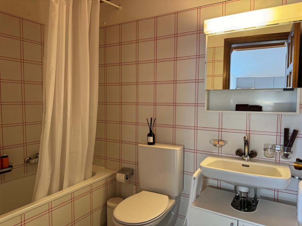 In The Old City, Piazza Grande Apartment Locarno